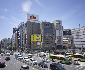 幹線道路沿いのパチンコ店や飲食店